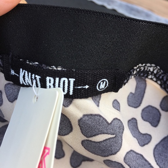 NWT VS Pink Cheetah print skirt Women’s Sz medium - Picture 8 of 9